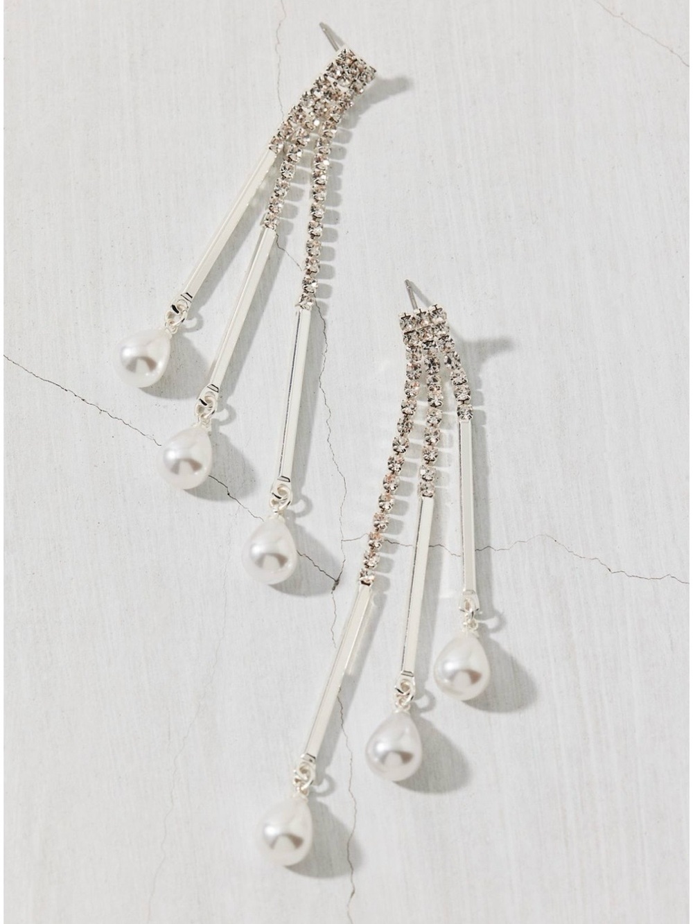 Urban Outfitters Dripping Pearl Rhinestone Statement Earring - NWT